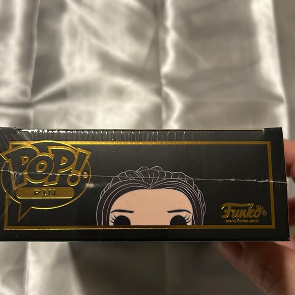 Funko POP! Pin - Marvel Studios Hawkeye Kate Bishop #SE - Enamel Pin SEALED - Picture 6 of 9